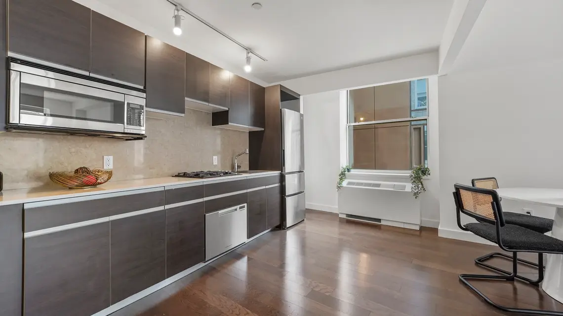 116 John St